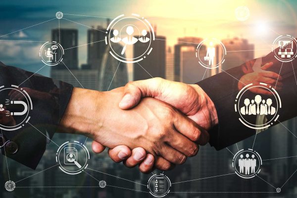 beneficios-del-networking-dos-manos-estrechandose